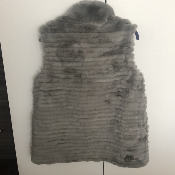Reversible Grey Sheared Rabbit Vest - Picture 2 of 6